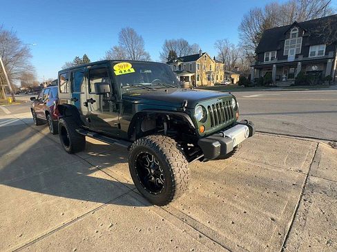 Used 2010 Jeep Wrangler Unlimited Sahara image 6