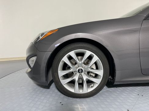 Used 2013 Hyundai Genesis 3.8 image 11
