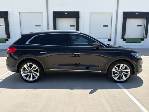 Used 2016 Lincoln MKX Reserve w/ Enhanced Security Package FWD image 3