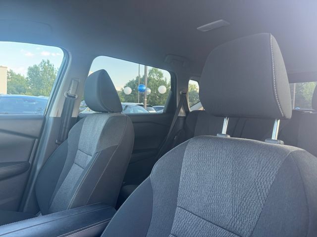 Used 2026 Nissan Rogue SV FWD image 11