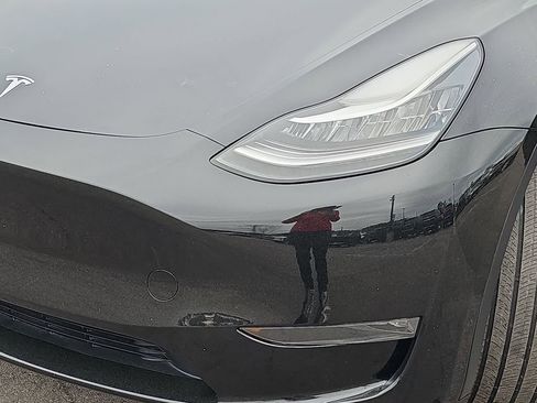 Used 2023 Tesla Model Y Long Range AWD/4WD image 35
