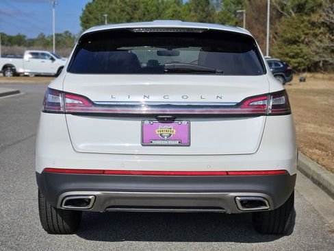 Used 2021 Lincoln Nautilus Reserve image 5