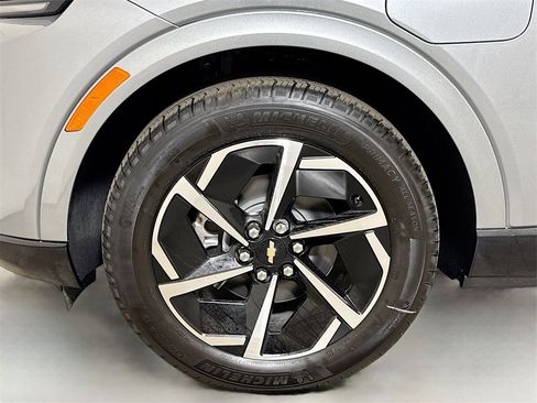 New 2025 Chevrolet Equinox EV LT image 19