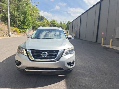Used 2019 Nissan Pathfinder SL image 7