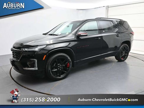 Used 2023 Chevrolet Traverse Premier w/ Redline Edition AWD/4WD image 2