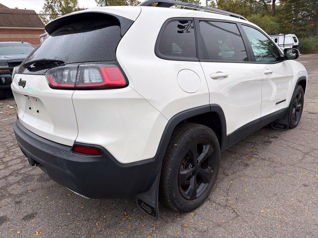 Used 2019 Jeep Cherokee Latitude w/ Cold Weather Group AWD/4WD image 5