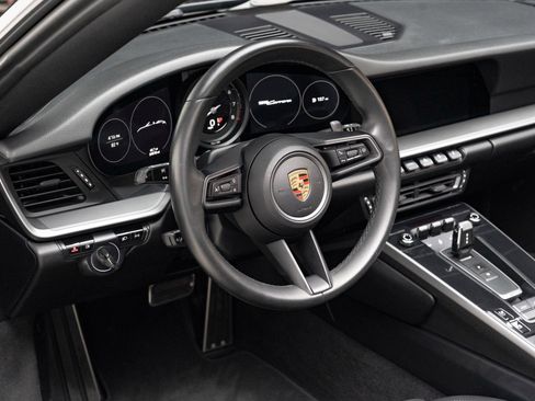 Used 2021 Porsche 911 Carrera image 18