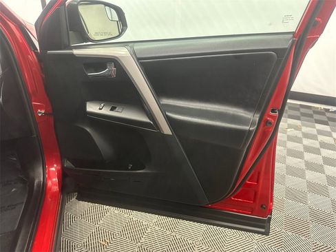 Used 2017 Toyota RAV4 XLE image 15