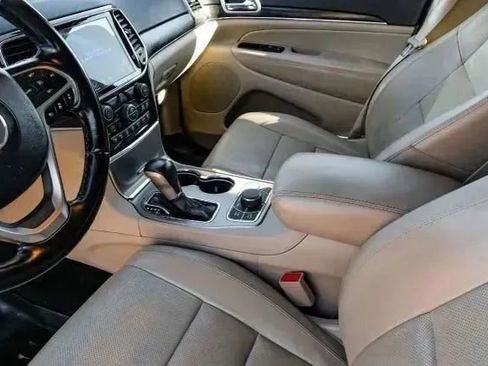 Used 2021 Jeep Grand Cherokee Limited w/ Luxury Group II image 28