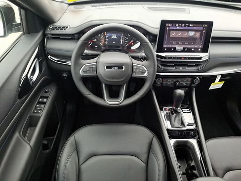 New 2026 Jeep Compass Limited image 12