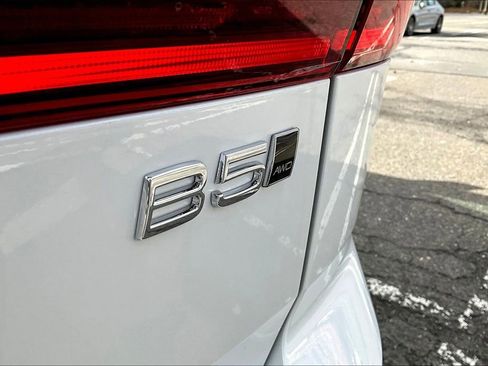 New 2026 Volvo XC60 B5 Plus w/ Protection Package Premier AWD/4WD image 8