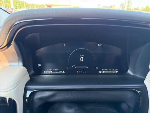 Used 2023 Lincoln Nautilus Reserve AWD/4WD image 18