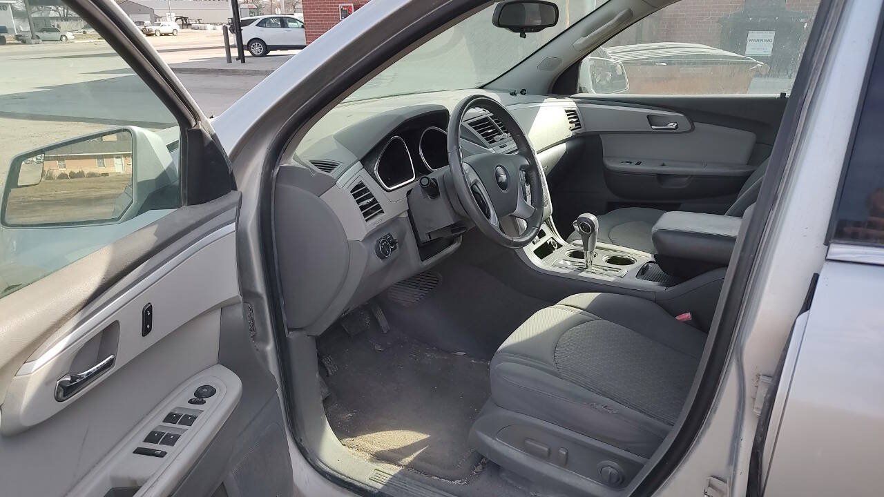 Used 2009 Chevrolet Traverse LT FWD image 4