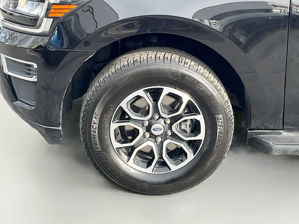 Used 2024 Ford Expedition XLT AWD/4WD image 32