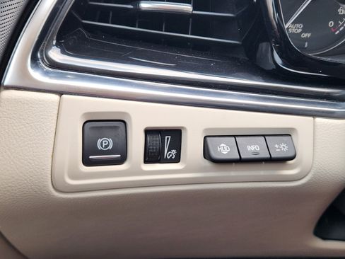 Used 2021 Cadillac XT6 Premium Luxury FWD image 17
