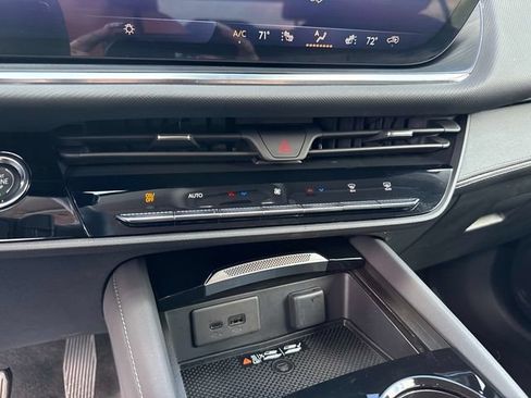 Used 2026 Buick Envision Preferred AWD/4WD image 24