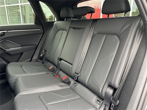 New 2025 Audi Q3 2.0T Premium image 10