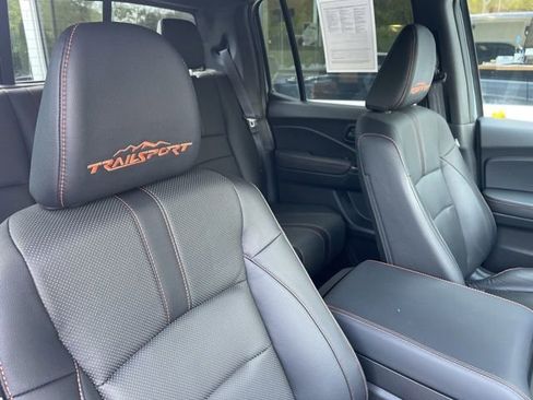 Used 2025 Honda Ridgeline TrailSport image 9