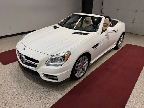 Used 2016 Mercedes-Benz SLK 350 image 4