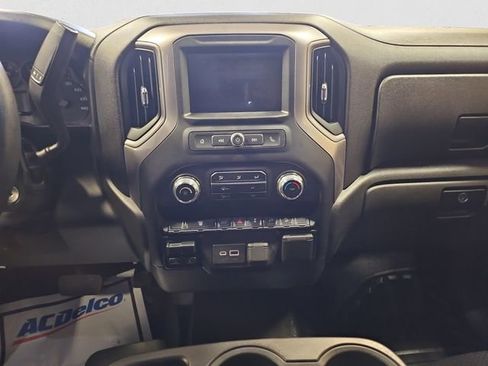 Used 2022 GMC Sierra 3500 Pro w/ Convenience Package image 12