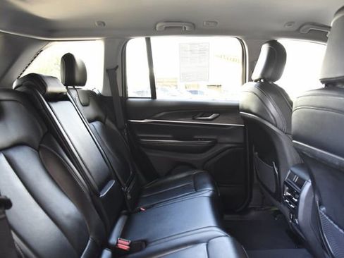 Used 2023 Jeep Grand Cherokee Limited AWD/4WD image 26