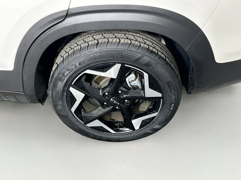 Used 2025 Kia Seltos S image 11