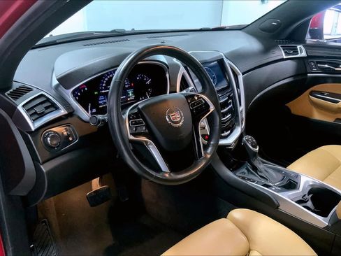 Used 2015 Cadillac SRX Luxury image 2
