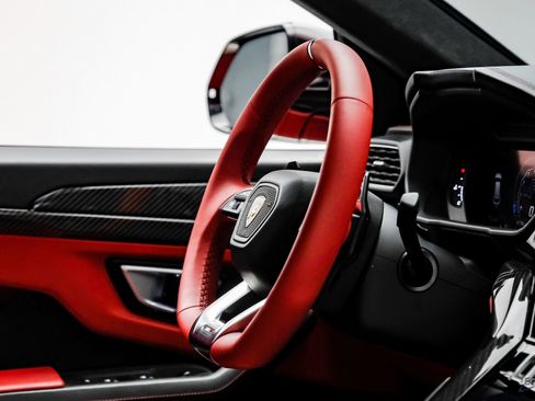 Used 2020 Lamborghini Urus image 61