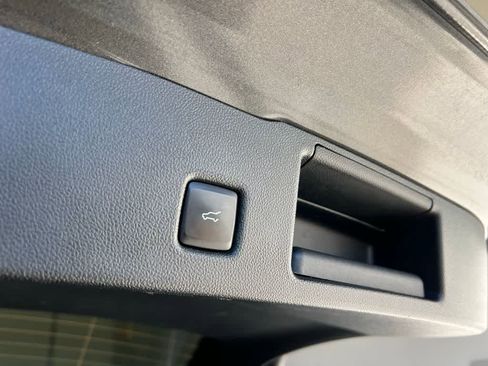 Used 2020 Ford Escape SEL image 22