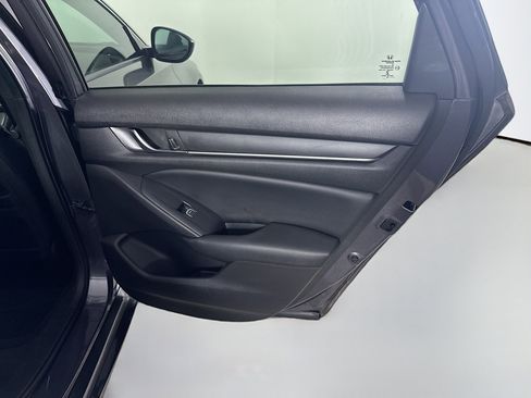 Used 2018 Honda Accord Sport image 28