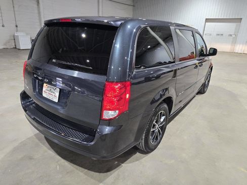 Used 2014 Dodge Grand Caravan SE w/ Quick Order Package 29E SE FWD image 10