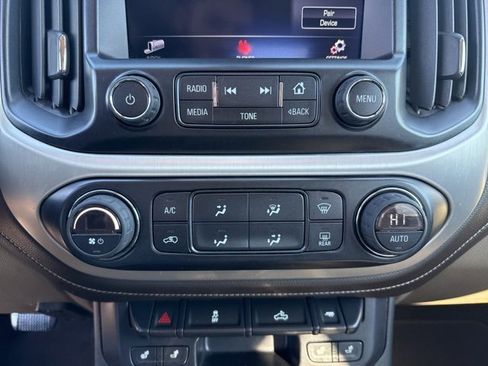 Used 2015 GMC Canyon SLT image 32