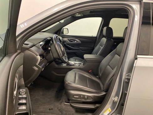 Used 2023 Chevrolet Traverse LT w/ LT Premium Package AWD/4WD image 8