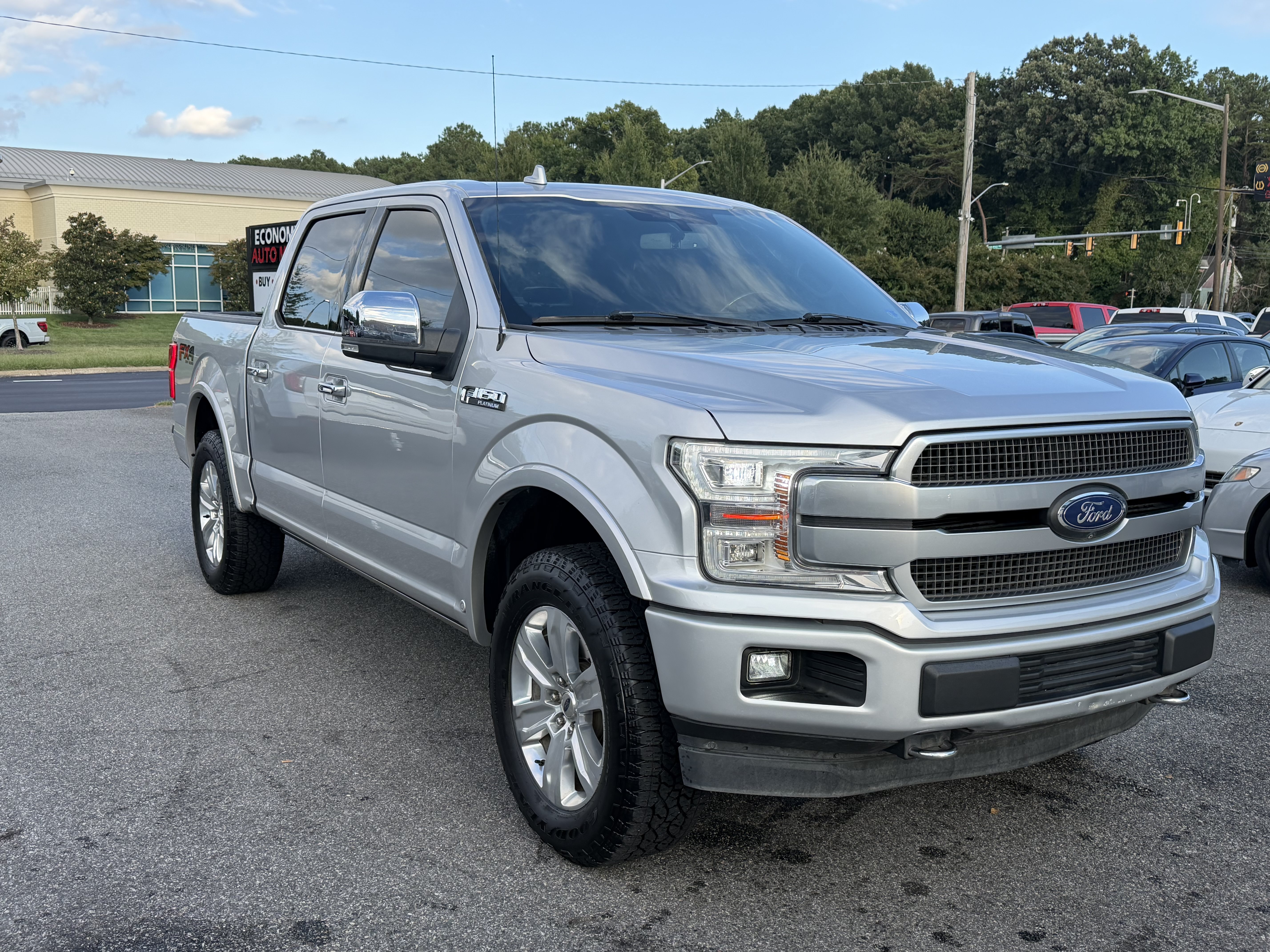 Used 2019 Ford F150 Platinum w/ Equipment Group 701A Luxury AWD/4WD image 3