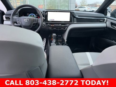 Used 2025 Toyota Camry SE image 16