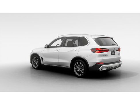 New 2026 BMW X5 xDrive50e AWD/4WD image 2