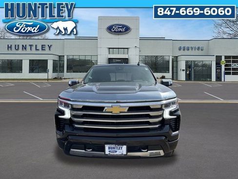 Used 2023 Chevrolet Silverado 1500 High Country w/ High Country Premium Package image 3