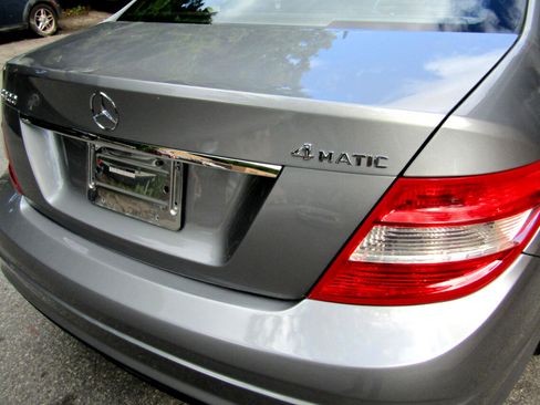 Used 2011 Mercedes-Benz C 300 4MATIC Sedan image 14