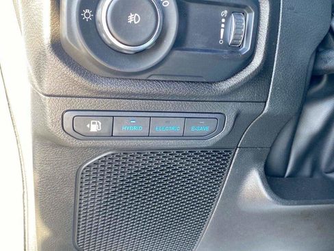 Used 2025 Jeep Wrangler Willys image 21