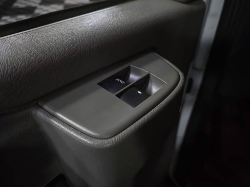 Used 2019 GMC Savana 2500 w/ Driver Convenience Package image 25