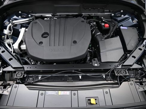 New 2026 Volvo XC60 B5 Plus AWD/4WD image 12