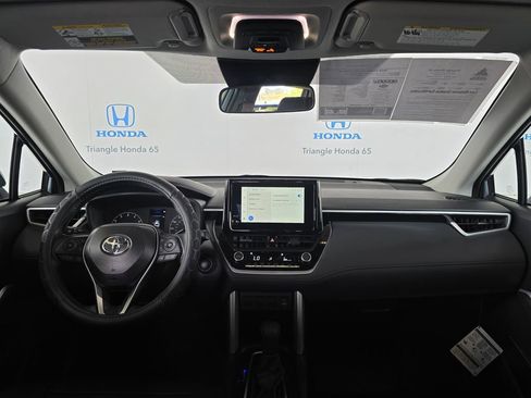 Used 2025 Toyota Corolla Cross LE FWD image 7