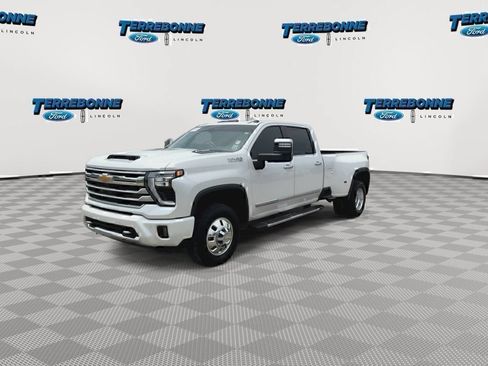Used 2024 Chevrolet Silverado 3500 High Country w/ High Country Premium Package AWD/4WD image 4