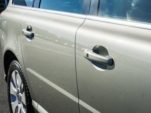 Used 2008 Volvo V70 image 13