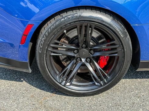 Used 2022 Chevrolet Camaro ZL1 RWD image 32