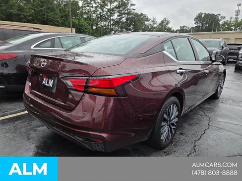 Used 2025 Nissan Altima 2.5 SV FWD image 13