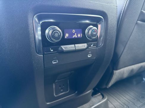 Used 2023 GMC Yukon XL Denali image 22