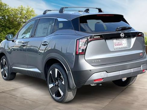 New 2026 Nissan Kicks SR w/ Cold Weather Package FWD image 3
