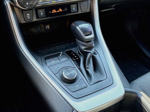 Used 2023 Toyota RAV4 SE w/ SE Grade Weather Package AWD/4WD image 18