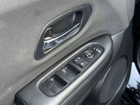 Used 2022 Honda HR-V Sport image 15
